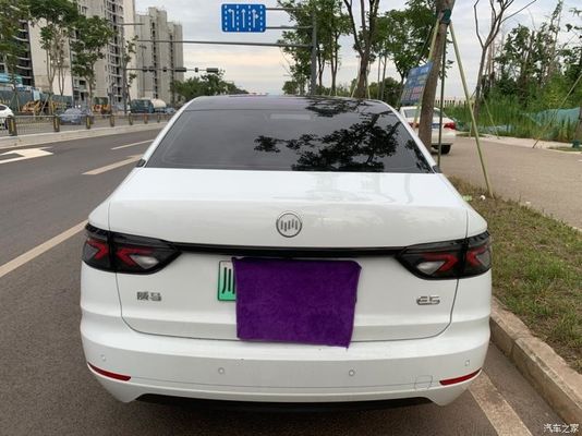 Coche eléctrico multicolor del vehículo eléctrico puro 170km/h New Energy de Weima E5