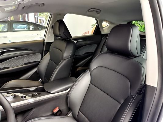 vehículos puros SUV Geely del arándano eléctrico compacto EV de la geometría C de los 400km/de los 550km