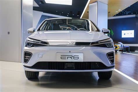 La maravilla ER6 de Feifan se extiende de largo rueda SUV de alta velocidad automático del FWD 4 de los coches de EV