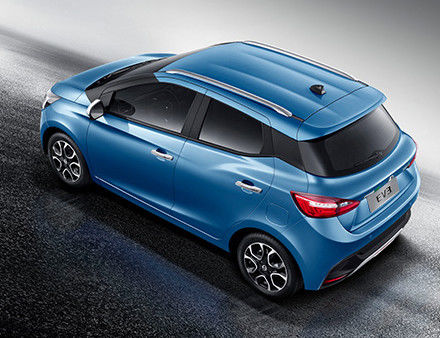 sedán los 302km NEDC del coche del coche eléctrico JMC EV3 New Energy EV de la velocidad rápida 100km/h