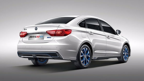 coche NEDC los 415km del sedán del vehículo eléctrico EV S50 de 150km/h Dongfeng