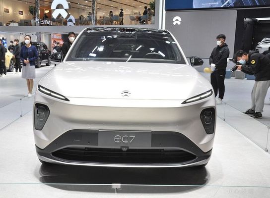 SUV en NIO EC7 75kWh Coche eléctrico con motor que ofrece 480 kW