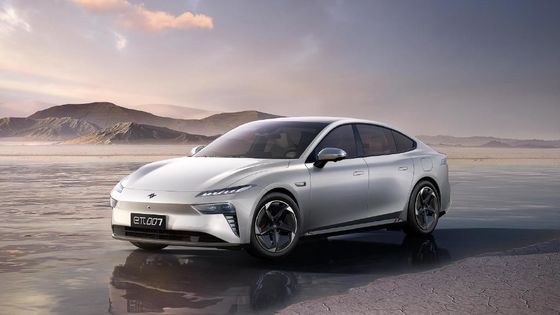 Dongfeng Eπ 007 con alcance de 1200 km y puerta de tijeras velocidad máxima 165 km / h 5 puertas