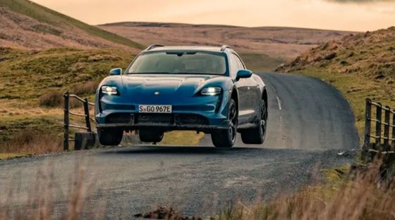 Vehículo eléctrico más completo -Porsche Taycan cross Turismo velocidad máxima 220km/h