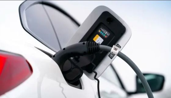 Lo más reciente y con tracción total en BMW i4 con motor eléctrico y maletero disponible