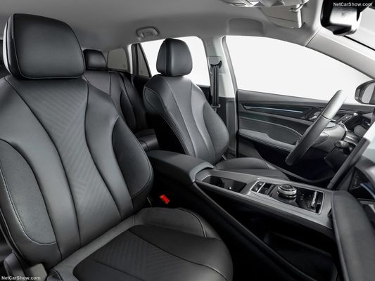 Amplio y cómodo todo el coche eléctrico en MG 5 EV con un rango decente de 344 km y capacidad de súper carga