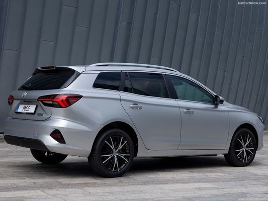 Amplio y cómodo todo el coche eléctrico en MG 5 EV con un rango decente de 344 km y capacidad de súper carga