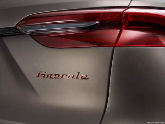 Auto eléctrico puro de nueva energía con 450 rango y velocidad máxima de 325 km/h en Maserati Gran Turismo Folgore