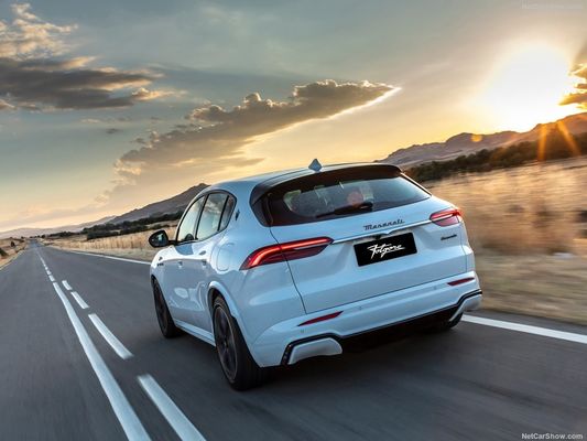 Auto eléctrico puro de nueva energía con 450 rango y velocidad máxima de 325 km/h en Maserati Gran Turismo Folgore