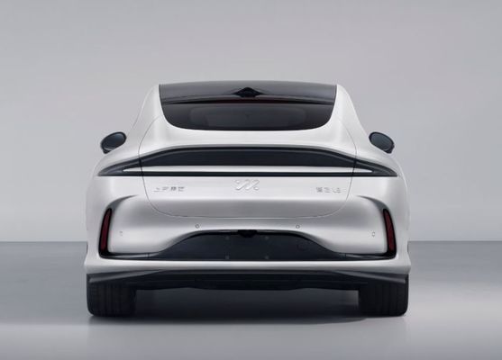 Presale Zhiji L6 eléctrico puro sedán de 4 puertas motor de 216kw con una rueda de acero de media espiga nuevo coche de energía