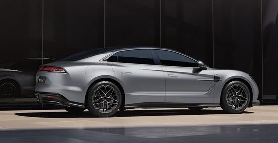 PRESALE 2024 Nuevo coche eléctrico BYD Yangwang U7 Limousine Resistencia al viento de Cd 0.195 240Kw potencia del motor