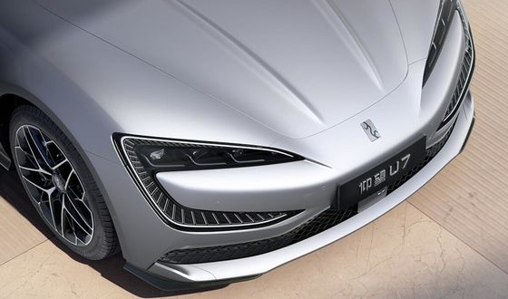 PRESALE 2024 Nuevo coche eléctrico BYD Yangwang U7 Limousine Resistencia al viento de Cd 0.195 240Kw potencia del motor