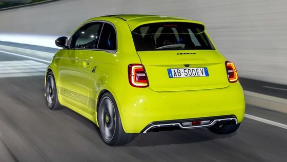 Bonito y deportivo en el Abarth 500e Hot Hatchback Coche eléctrico tan divertido como la gasolina 152P.S potencia del motor