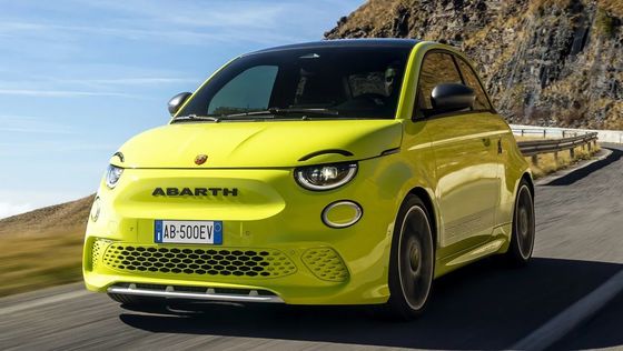 Bonito y deportivo en el Abarth 500e Hot Hatchback Coche eléctrico tan divertido como la gasolina 152P.S potencia del motor