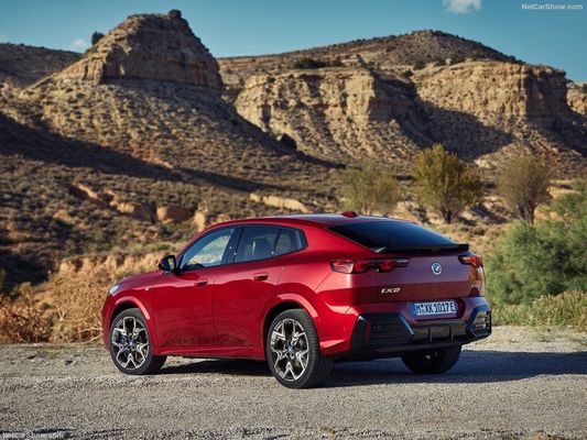 Venta caliente Autos eléctricos de largo alcance 2024 para BMW IX2 449Km Alta Velocidad Auto coche de nueva energía