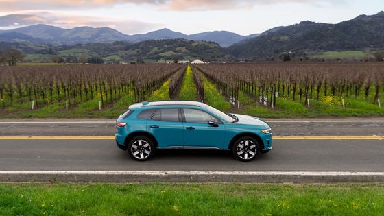 Nuevo automóvil Ev 2024 Honda Prologue EV Crossover con una posición baja y ancha, una distancia entre ejes larga