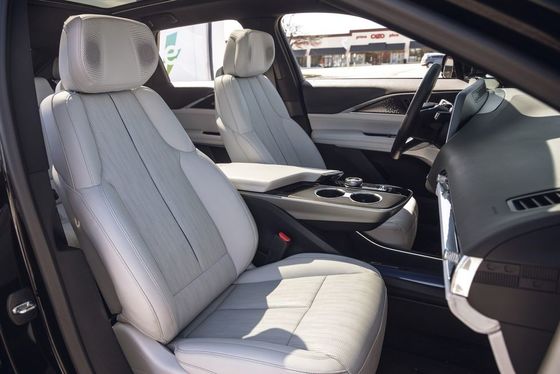 2024 Cadillac Lyriq 308 millas de alcance en una cabina más elegante