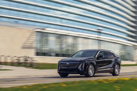 2024 Cadillac Lyriq 308 millas de alcance en una cabina más elegante