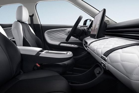 Los coches más nuevos Dongfeng Nammi 01 Hatchback EV y alcance impresionante y batería de estado sólido