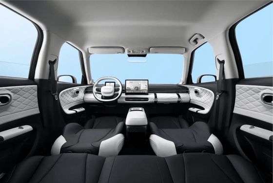 Los coches más nuevos Dongfeng Nammi 01 Hatchback EV y alcance impresionante y batería de estado sólido