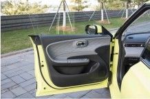 Los coches más nuevos Dongfeng Nammi 01 Hatchback EV y alcance impresionante y batería de estado sólido