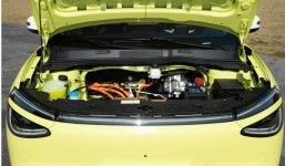 Los coches más nuevos Dongfeng Nammi 01 Hatchback EV y alcance impresionante y batería de estado sólido