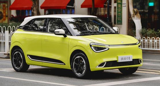 Los coches más nuevos Dongfeng Nammi 01 Hatchback EV y alcance impresionante y batería de estado sólido