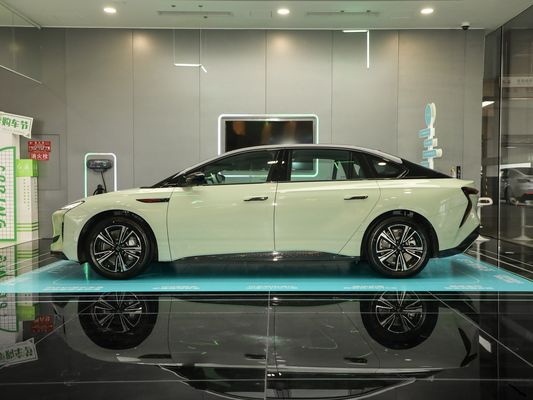 2024 Pure Electric Hongqi EH7 Coche eléctrico con un alcance de 820 km