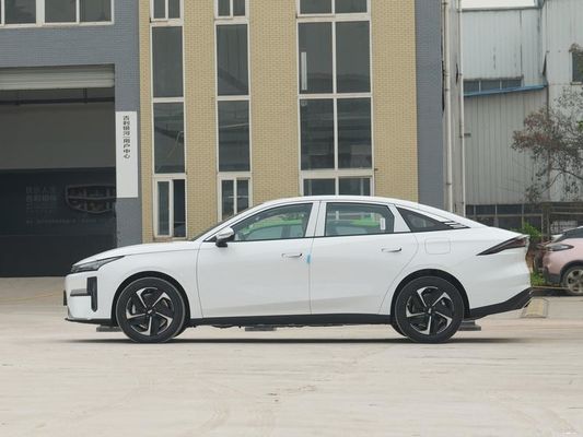 2024 Geely L6 Plug In Hybrid Car eléctrico con un alcance de 1370 km
