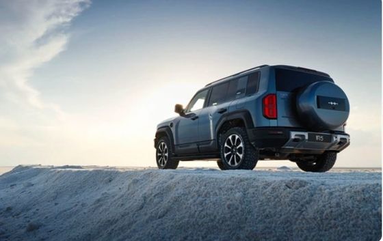 Nuevo PHEV eléctrico con tracción a cuatro ruedas Byd Formula Leopard 5 con una potencia máxima de 505 kW y un par máximo de 760 N · m.