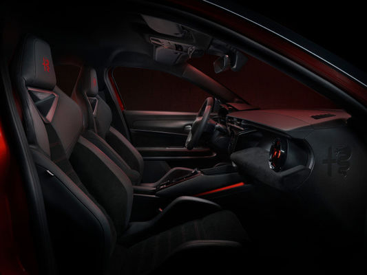 Preventa El coche compacto más deportivo Alfa Romeo Primera EV Milano Con 2 opciones de tren de conducción 156ph&240ph WLTC 240 millas