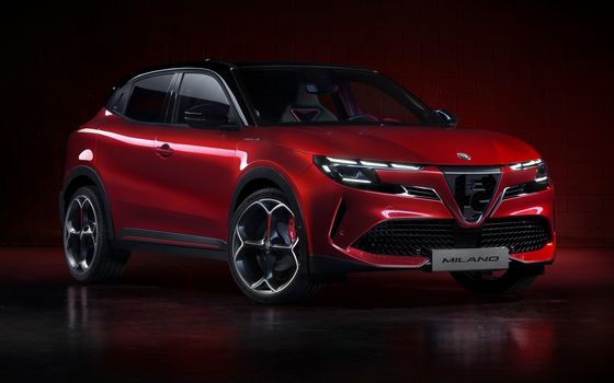 Preventa El coche compacto más deportivo Alfa Romeo Primera EV Milano Con 2 opciones de tren de conducción 156ph&240ph WLTC 240 millas