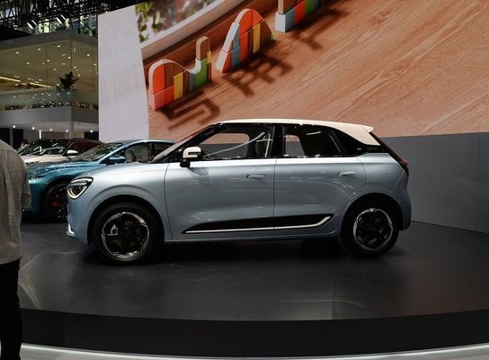 Vehículo eléctrico puro Dongfeng Nano 01 2024 330Liter Con velocidad máxima de 140km/h China Nuevo coche eléctrico de energía