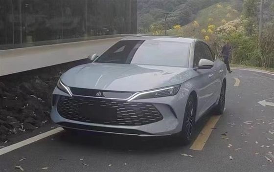 Venta previa 2024 BYD Qinn L DM-i 80km Vehículo eléctrico pronto llegará Carro híbrido 1.5T 101ps L4 Carro nuevo de energía