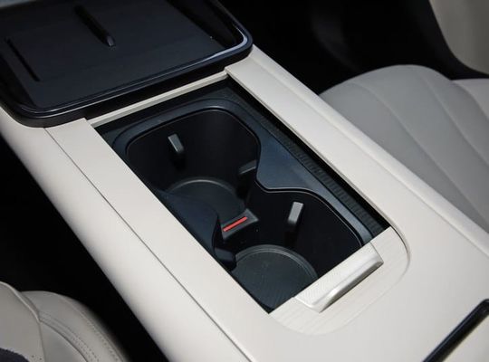 Hoy lanzado el más reciente LYNK& CO 07 EM-P 126km de largo alcance pro PHEV motor eléctrico de 160 kW y 350N.m de torque nuevo vehículo de energía