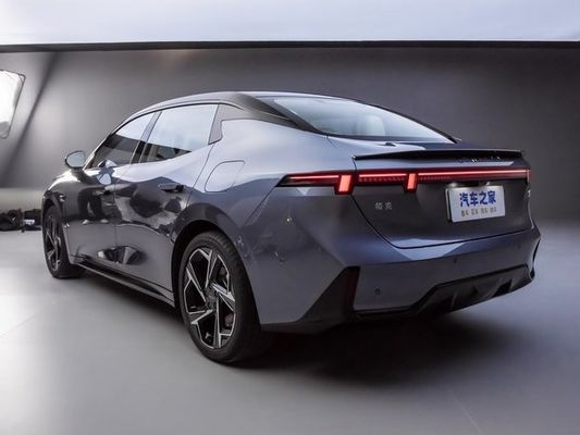 Hoy lanzado el más reciente LYNK& CO 07 EM-P 126km de largo alcance pro PHEV motor eléctrico de 160 kW y 350N.m de torque nuevo vehículo de energía