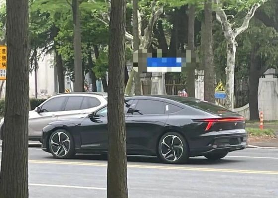 El show de autos más popular de Pekín Jiyue07 200kw Potencia del motor 27w;S Puro coche eléctrico con velocidad máxima a 200km/h