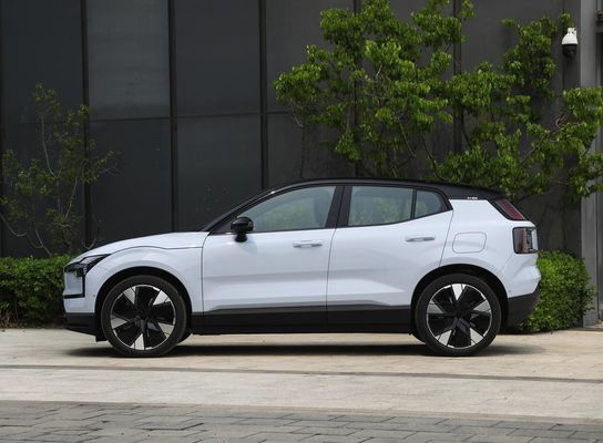 Volvo SUV eléctrico puramente eléctrico EX30 410km de largo alcance RWD core edithion con 272P.s y un par de 343N.m de potencia del motor