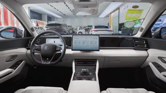 Nuevo vehículo híbrido 2024 BYD Qin L Dm-i 1.5T 101Ps.L4 Motor con 218Ps Potencia del motor eléctrico 180km/h Velocidad máxima