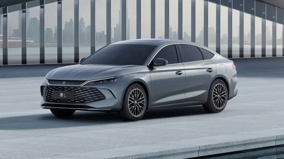 Nuevo vehículo híbrido 2024 BYD Qin L Dm-i 1.5T 101Ps.L4 Motor con 218Ps Potencia del motor eléctrico 180km/h Velocidad máxima