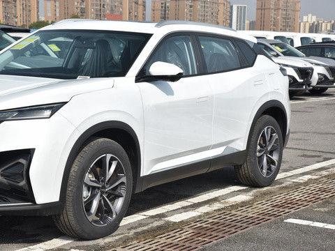2024 Nuevo híbrido Dongfeng Forthing Haohan PHEV 1.5t Fwd Vehículo SUV compacto de 5 asientos Vehículo eléctrico híbrido de gasolina