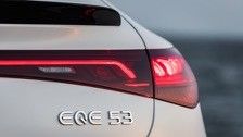 Vehículo eléctrico de gran autonomía Mercedes-Benz EQE AMG 53 4MATIC+ con potencia del motor de 460kw/625P.s 220km/h velocidad máxima