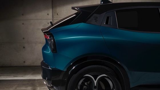 El primer coche eléctrico compacto Alfa Romeo Junior Electric con 54,8kwh de batería y una potencia máxima de 158kW, hasta 345 millas de alcance