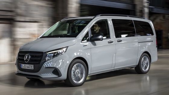 9 asientos EV Mercedes-Benz EVito Tourer Largo con un motor eléctrico de 201 CV y una batería utilizable de 90 kWh