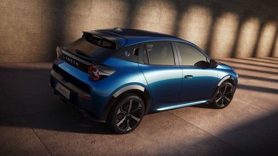 El primer coche eléctrico de Lancia Ypsilon con motor de 154 caballos de fuerza y 260 Nm.