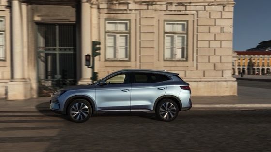 FWD Motor de 1.5L En BYD SEAL U DM-i PHEV Coche eléctrico con motor eléctrico 18.3kwh Batería Potencia máxima 214bhp