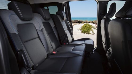 Confortable posición de conducción y práctica cabina con buen valor Nissan Townstar MPV Pure Ev con WLTP 285km