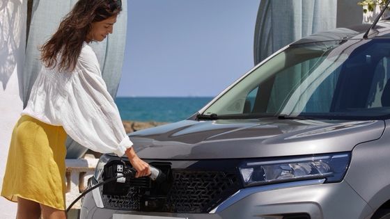 Confortable posición de conducción y práctica cabina con buen valor Nissan Townstar MPV Pure Ev con WLTP 285km