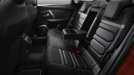 Conducción decente E-C4 de Citroën con 115kw (156ps) de potencia a 150km/h Velocidad máxima Batería de iones de litio 54kwh