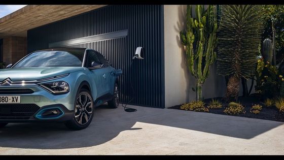 Conducción decente E-C4 de Citroën con 115kw (156ps) de potencia a 150km/h Velocidad máxima Batería de iones de litio 54kwh